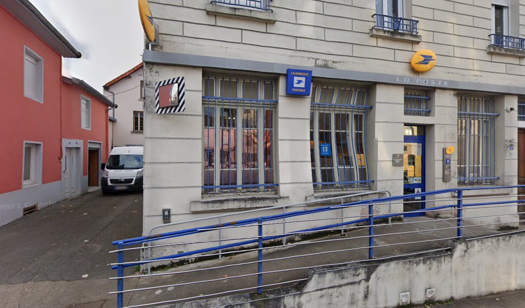 Retrouvez toutes les informations de contacts et horaires d&rsquo;ouverture pour La Poste CHAUFFAILLES situé à Chauffailles dans le département Saône-et-Loire (71). Pour effectuer envoyer vos colis (colissimo, chronopost, suivi colis), une gestion bancaire (banque postal, French Bank), votre courrier (suivi [&hellip;]