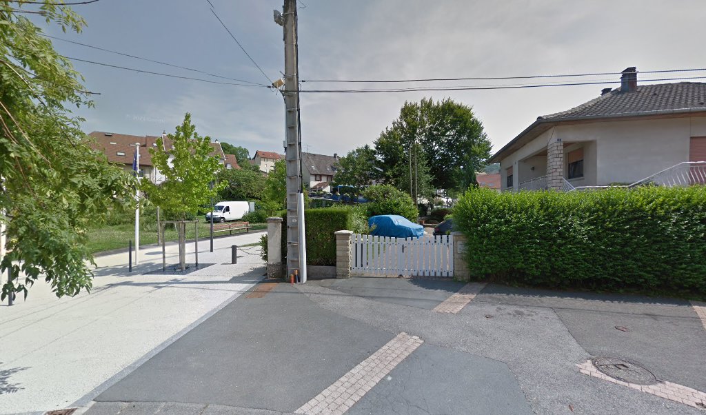 Retrouvez toutes les informations de contacts et horaires d&rsquo;ouverture pour La Poste BEAUCOURT situé à Beaucourt dans le département Territoire de Belfort (90). Pour effectuer envoyer vos colis (colissimo, chronopost, suivi colis), une gestion bancaire (banque postal, French Bank), votre [&hellip;]
