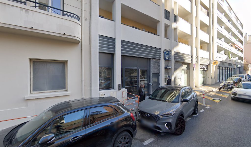 Retrouvez toutes les informations de contacts et horaires d&rsquo;ouverture pour La Poste MARSEILLE SAINT VICTOR situé à Marseille dans le département Bouches-du-Rhône (13). Pour effectuer envoyer vos colis (colissimo, chronopost, suivi colis), une gestion bancaire (banque postal, French Bank), votre [&hellip;]