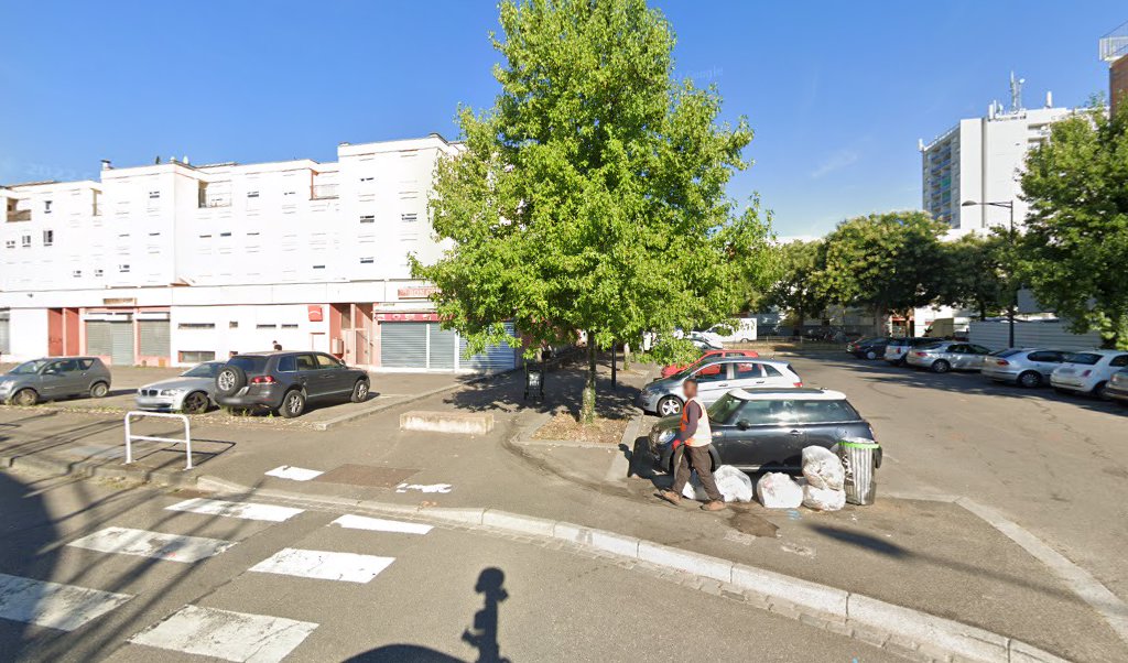 Retrouvez toutes les informations de contacts et horaires d&rsquo;ouverture pour La Poste STRASBOURG ELSAU situé à Strasbourg dans le département Bas-Rhin (67). Pour effectuer envoyer vos colis (colissimo, chronopost, suivi colis), une gestion bancaire (banque postal, French Bank), votre courrier [&hellip;]
