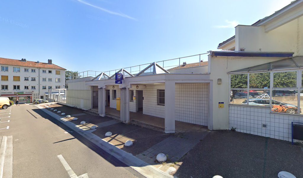 Retrouvez toutes les informations de contacts et horaires d&rsquo;ouverture pour La Poste BESANCON PALENTE situé à Besancon dans le département Doubs (25). Pour effectuer envoyer vos colis (colissimo, chronopost, suivi colis), une gestion bancaire (banque postal, French Bank), votre courrier [&hellip;]