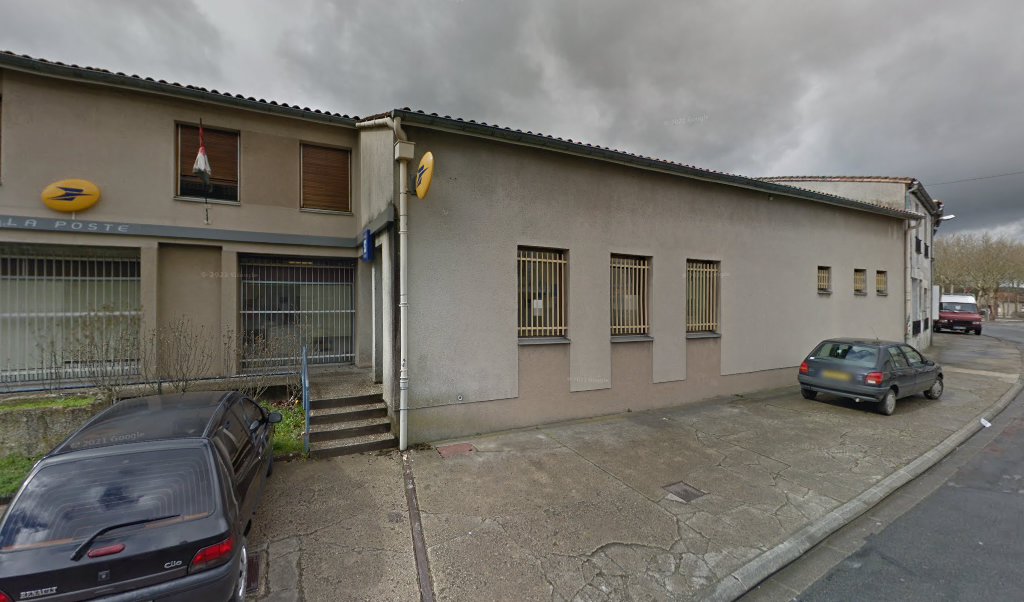 Retrouvez toutes les informations de contacts et horaires d&rsquo;ouverture pour La Poste Espace Clients Pro ROUILLAC PDC1 situé à Rouillac dans le département Charente (16). Pour effectuer envoyer vos colis (colissimo, chronopost, suivi colis), une gestion bancaire (banque postal, French [&hellip;]