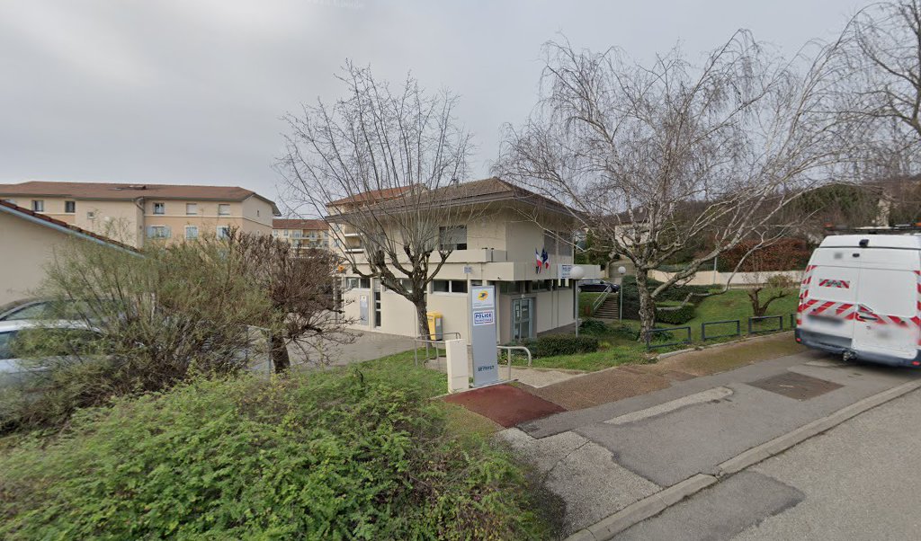 Retrouvez toutes les informations de contacts et horaires d&rsquo;ouverture pour La Poste Agence Communale BEYNOST MAIRIE situé à Beynost dans le département Ain (01). Pour effectuer envoyer vos colis (colissimo, chronopost, suivi colis), une gestion bancaire (banque postal, French Bank), [&hellip;]