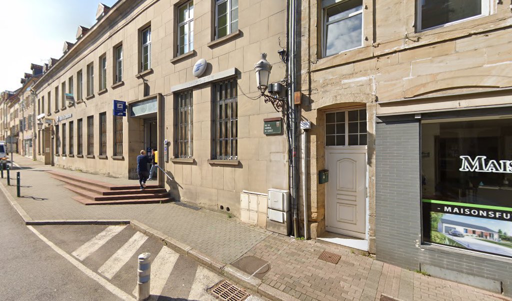 Retrouvez toutes les informations de contacts et horaires d&rsquo;ouverture pour La Poste SAINT AVOLD situé à St avold dans le département Moselle (57). Pour effectuer envoyer vos colis (colissimo, chronopost, suivi colis), une gestion bancaire (banque postal, French Bank), votre [&hellip;]