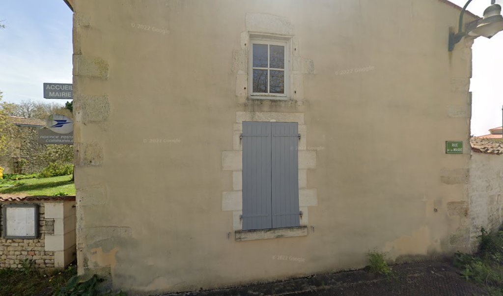 Retrouvez toutes les informations de contacts et horaires d&rsquo;ouverture pour La Poste Agence Communale VOUHE Mairie situé à Vouhe dans le département Charente-Maritime (17). Pour effectuer envoyer vos colis (colissimo, chronopost, suivi colis), une gestion bancaire (banque postal, French Bank), [&hellip;]