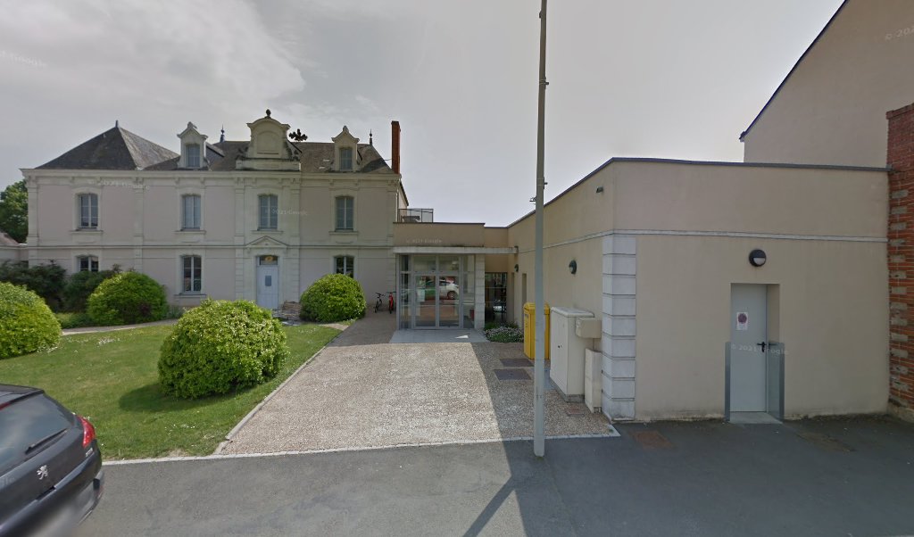 Retrouvez toutes les informations de contacts et horaires d&rsquo;ouverture pour La Poste Agence Communale ST LAMBERT DU LATTAY Mairie situé à St lambert du lattay dans le département Maine-et-Loire (49). Pour effectuer envoyer vos colis (colissimo, chronopost, suivi colis), une [&hellip;]