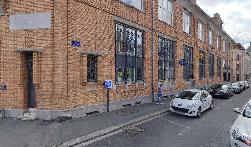 Retrouvez toutes les informations de contacts et horaires d&rsquo;ouverture pour La Poste SAINT QUENTIN BASILIQUE situé à St quentin dans le département Aisne (02). Pour effectuer envoyer vos colis (colissimo, chronopost, suivi colis), une gestion bancaire (banque postal, French Bank), [&hellip;]