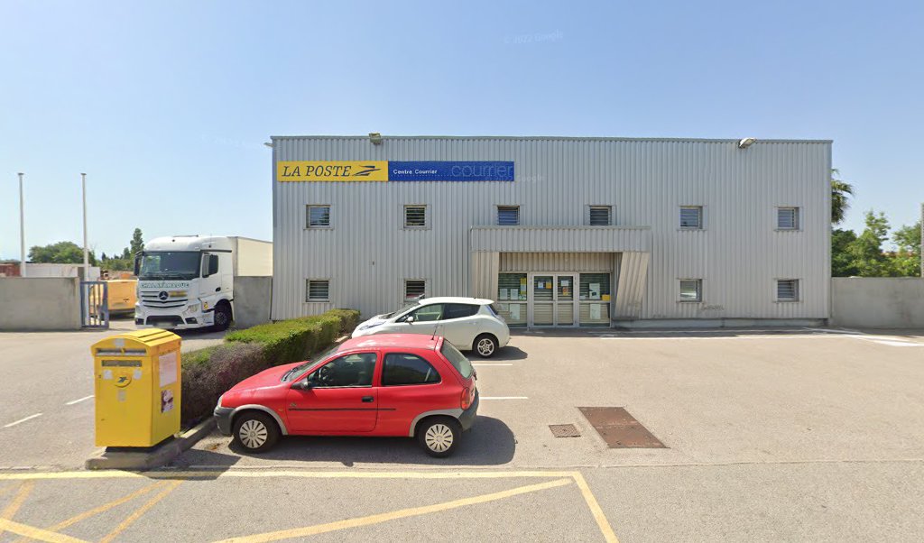 Retrouvez toutes les informations de contacts et horaires d&rsquo;ouverture pour La Poste Espace Clients Pro TOULOUGES PDC1 situé à Toulouges dans le département Pyrénées-Orientales (66). Pour effectuer envoyer vos colis (colissimo, chronopost, suivi colis), une gestion bancaire (banque postal, French [&hellip;]