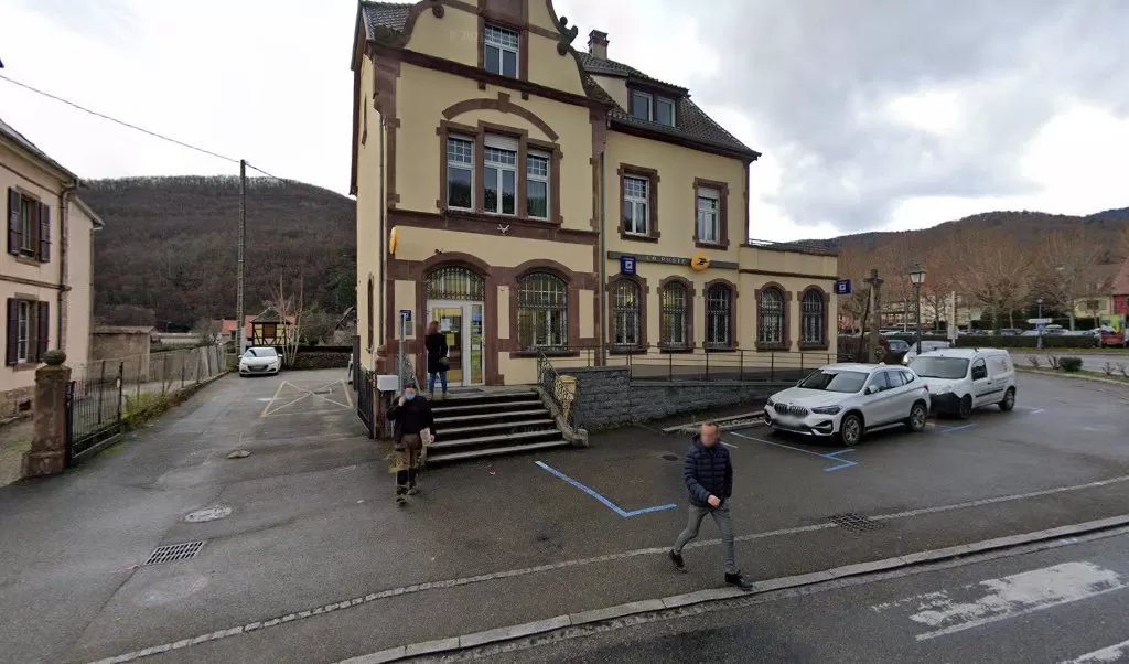 Retrouvez toutes les informations de contacts et horaires d&rsquo;ouverture pour La Poste KAYSERSBERG VIGNOBLE situé à Kaysersberg vignoble dans le département Haut-Rhin (68). Pour effectuer envoyer vos colis (colissimo, chronopost, suivi colis), une gestion bancaire (banque postal, French Bank), votre [&hellip;]