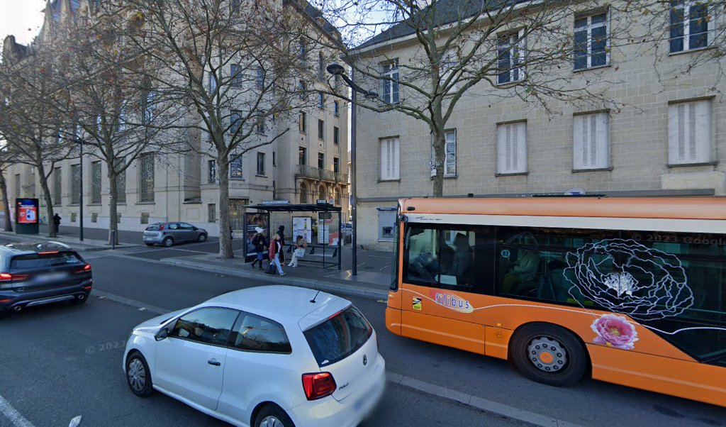 Retrouvez toutes les informations de contacts et horaires d&rsquo;ouverture pour La Poste CHARTRES LES EPARS situé à Chartres dans le département Eure-et-Loir (28). Pour effectuer envoyer vos colis (colissimo, chronopost, suivi colis), une gestion bancaire (banque postal, French Bank), votre [&hellip;]