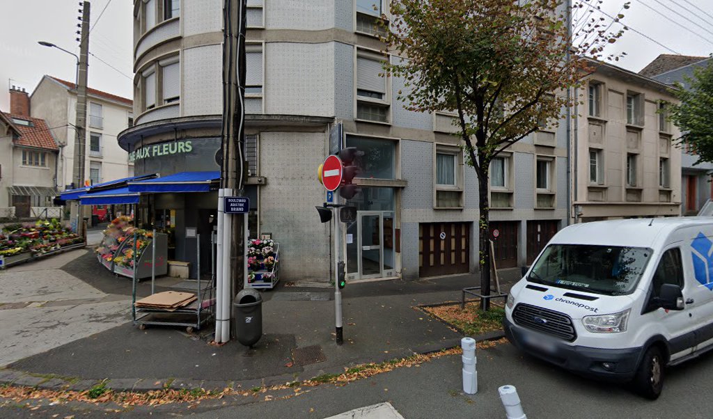 Retrouvez toutes les informations de contacts et horaires d&rsquo;ouverture pour Relais Pickup MARCHE AUX FLEURS situé à Clermont ferrand dans le département Puy-de-Dôme (63). Pour effectuer envoyer vos colis (colissimo, chronopost, suivi colis), une gestion bancaire (banque postal, French Bank), [&hellip;]