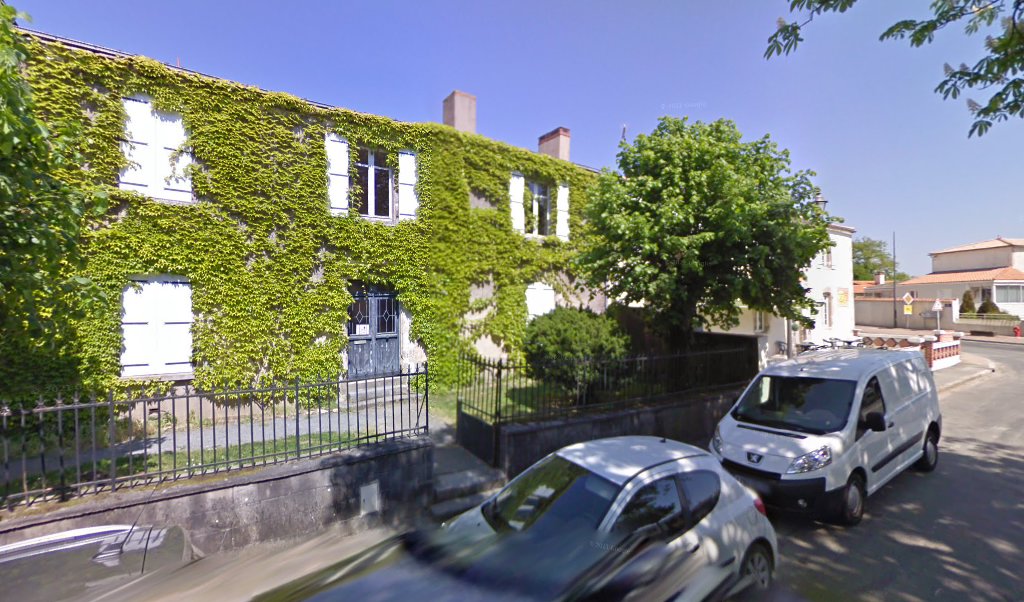 Retrouvez toutes les informations de contacts et horaires d&rsquo;ouverture pour La Poste Agence Communale BEAULIEU SOUS LA ROCHE Mairie situé à Beaulieu sous la roche dans le département Vendée (85). Pour effectuer envoyer vos colis (colissimo, chronopost, suivi colis), une [&hellip;]