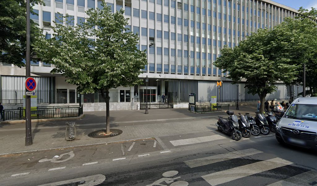 Retrouvez toutes les informations de contacts et horaires d&rsquo;ouverture pour La Poste Espace Clients Pro PARIS CRAMIF 19 PSE situé à Paris dans le département Paris (75). Pour effectuer envoyer vos colis (colissimo, chronopost, suivi colis), une gestion bancaire (banque [&hellip;]