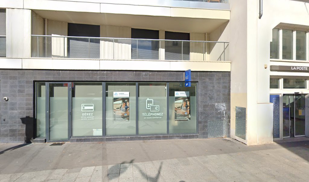 Retrouvez toutes les informations de contacts et horaires d&rsquo;ouverture pour La Poste PARIS ECOLE MILITAIRE situé à Paris dans le département Paris (75). Pour effectuer envoyer vos colis (colissimo, chronopost, suivi colis), une gestion bancaire (banque postal, French Bank), votre [&hellip;]