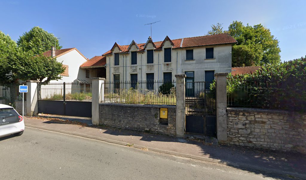 Retrouvez toutes les informations de contacts et horaires d&rsquo;ouverture pour La Poste Agence Communale ROLAMPONT Mairie situé à Rolampont dans le département Haute-Marne (52). Pour effectuer envoyer vos colis (colissimo, chronopost, suivi colis), une gestion bancaire (banque postal, French Bank), [&hellip;]