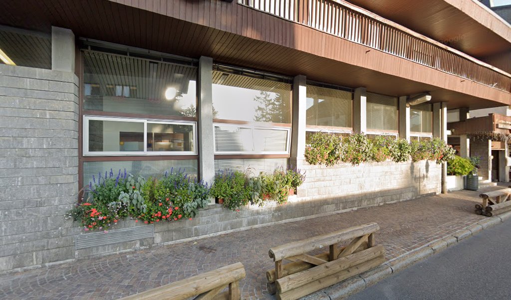 Retrouvez toutes les informations de contacts et horaires d&rsquo;ouverture pour La Poste MEGEVE situé à Megeve dans le département Haute-Savoie (74). Pour effectuer envoyer vos colis (colissimo, chronopost, suivi colis), une gestion bancaire (banque postal, French Bank), votre courrier (suivi [&hellip;]