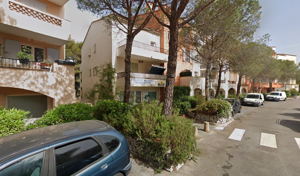 Retrouvez toutes les informations de contacts et horaires d&rsquo;ouverture pour La Poste Agence Communale MOUGINS Mairie situé à Mougins dans le département Alpes-Maritimes (06). Pour effectuer envoyer vos colis (colissimo, chronopost, suivi colis), une gestion bancaire (banque postal, French Bank), [&hellip;]