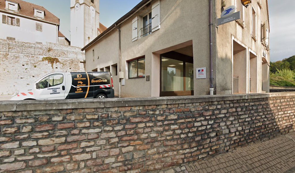 Retrouvez toutes les informations de contacts et horaires d&rsquo;ouverture pour La Poste Agence Communale MOISSEY MAIRIE situé à Moissey dans le département Jura (39). Pour effectuer envoyer vos colis (colissimo, chronopost, suivi colis), une gestion bancaire (banque postal, French Bank), [&hellip;]