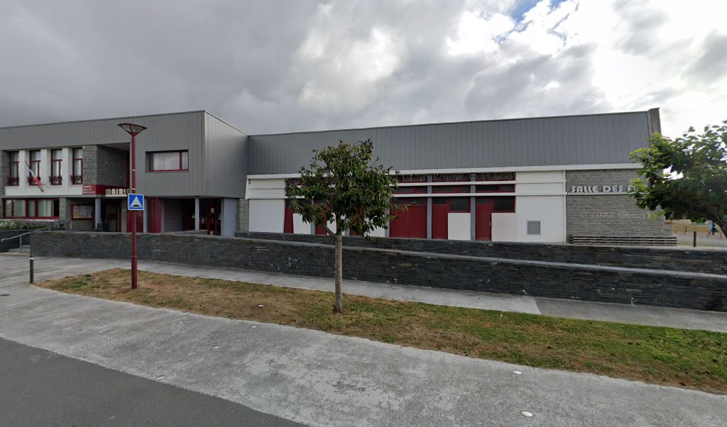 Retrouvez toutes les informations de contacts et horaires d&rsquo;ouverture pour La Poste Agence Communale GOUDELIN Mairie situé à Goudelin dans le département Côtes d&rsquo;Armor (22). Pour effectuer envoyer vos colis (colissimo, chronopost, suivi colis), une gestion bancaire (banque postal, French [&hellip;]