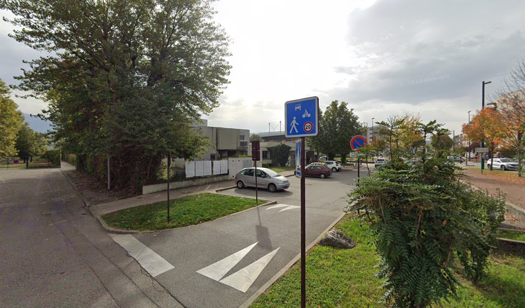 Retrouvez toutes les informations de contacts et horaires d&rsquo;ouverture pour La Poste ECHIROLLES PRINCIPAL situé à Echirolles dans le département Isère (38). Pour effectuer envoyer vos colis (colissimo, chronopost, suivi colis), une gestion bancaire (banque postal, French Bank), votre courrier [&hellip;]