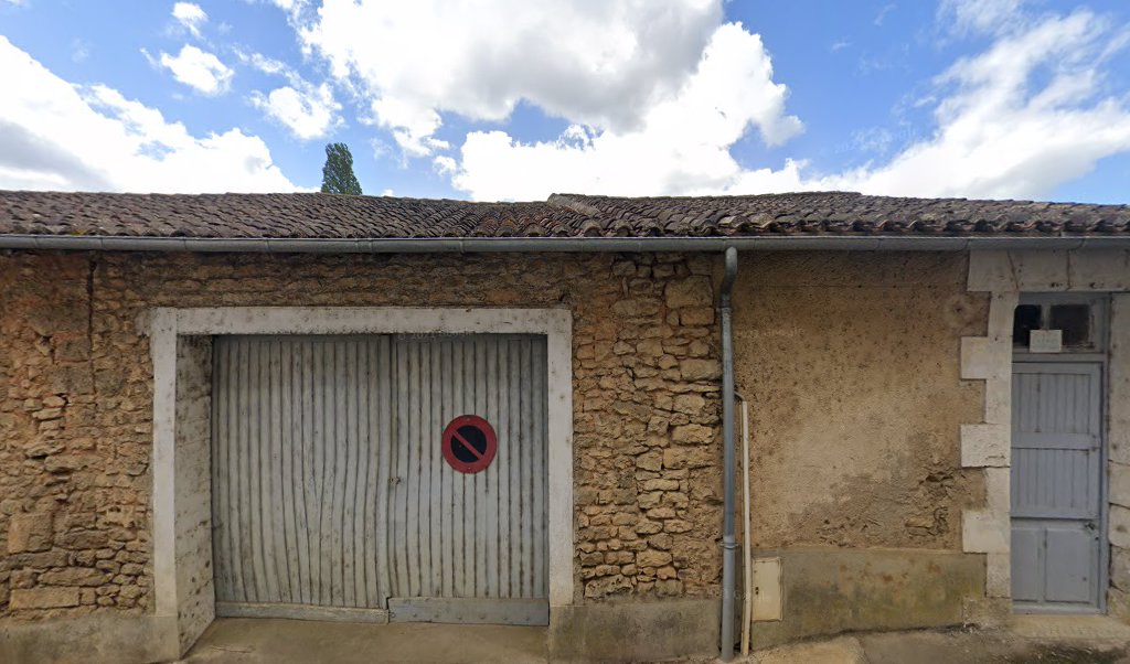 Retrouvez toutes les informations de contacts et horaires d&rsquo;ouverture pour La Poste VIVONNE situé à Vivonne dans le département Vienne (86). Pour effectuer envoyer vos colis (colissimo, chronopost, suivi colis), une gestion bancaire (banque postal, French Bank), votre courrier (suivi [&hellip;]