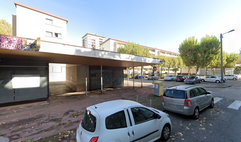 Retrouvez toutes les informations de contacts et horaires d&rsquo;ouverture pour Relais Pickup PETIT PANIER situé à Grenoble dans le département Isère (38). Pour effectuer envoyer vos colis (colissimo, chronopost, suivi colis), une gestion bancaire (banque postal, French Bank), votre courrier [&hellip;]