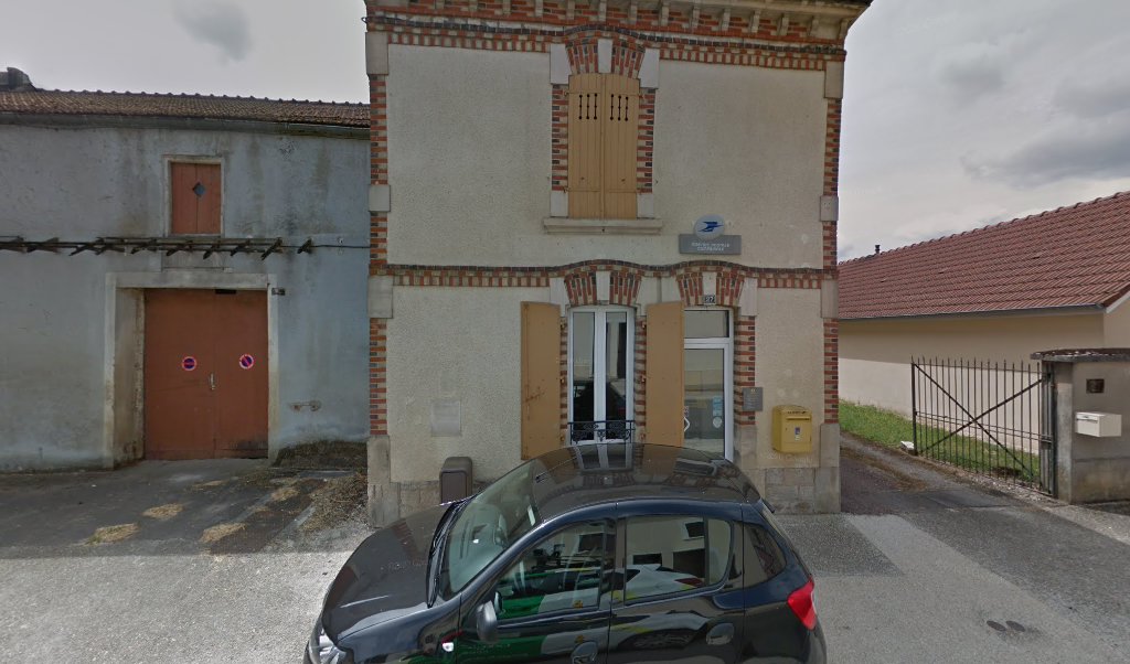 Retrouvez toutes les informations de contacts et horaires d&rsquo;ouverture pour La Poste Agence Communale JUZENNECOURT Mairie situé à Juzennecourt dans le département Haute-Marne (52). Pour effectuer envoyer vos colis (colissimo, chronopost, suivi colis), une gestion bancaire (banque postal, French Bank), [&hellip;]