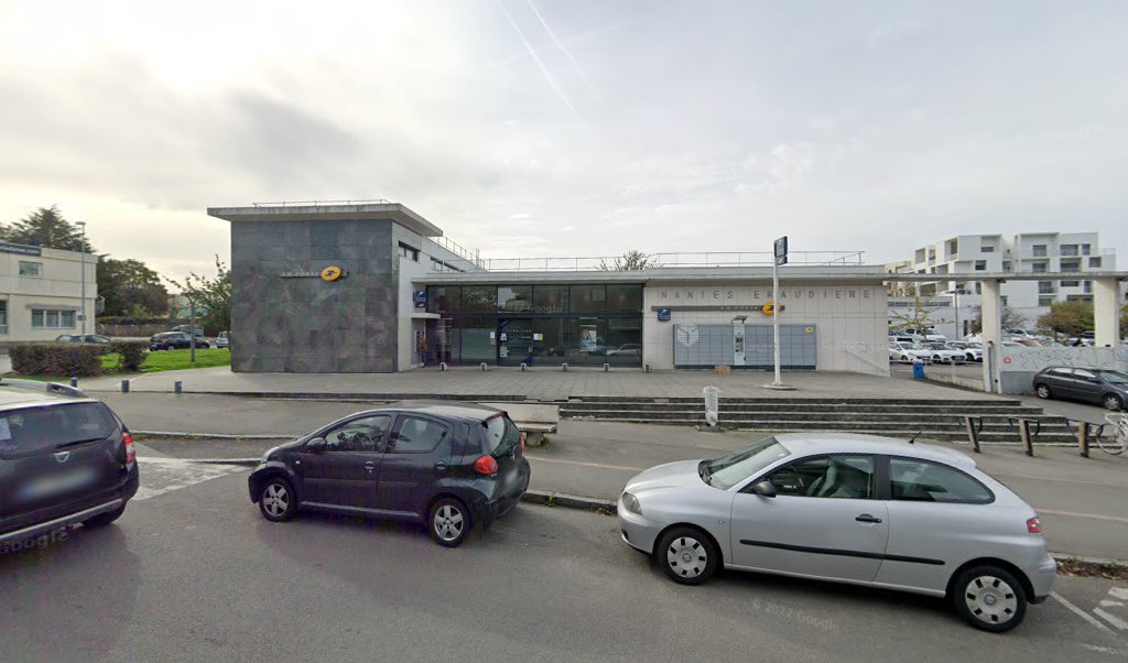 Retrouvez toutes les informations de contacts et horaires d&rsquo;ouverture pour La Poste NANTES ERAUDIERE situé à Nantes dans le département Loire-Atlantique (44). Pour effectuer envoyer vos colis (colissimo, chronopost, suivi colis), une gestion bancaire (banque postal, French Bank), votre courrier [&hellip;]