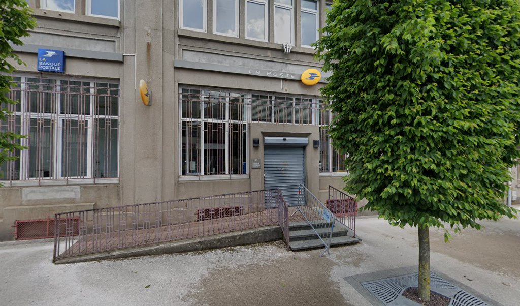 Retrouvez toutes les informations de contacts et horaires d&rsquo;ouverture pour La Poste REMIREMONT situé à Remiremont dans le département Vosges (88). Pour effectuer envoyer vos colis (colissimo, chronopost, suivi colis), une gestion bancaire (banque postal, French Bank), votre courrier (suivi [&hellip;]
