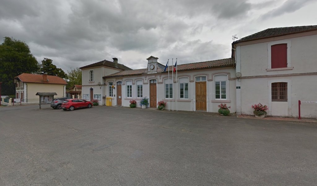 Retrouvez toutes les informations de contacts et horaires d&rsquo;ouverture pour La Poste Agence Communale LALUQUE Mairie situé à Laluque dans le département Landes (40). Pour effectuer envoyer vos colis (colissimo, chronopost, suivi colis), une gestion bancaire (banque postal, French Bank), [&hellip;]