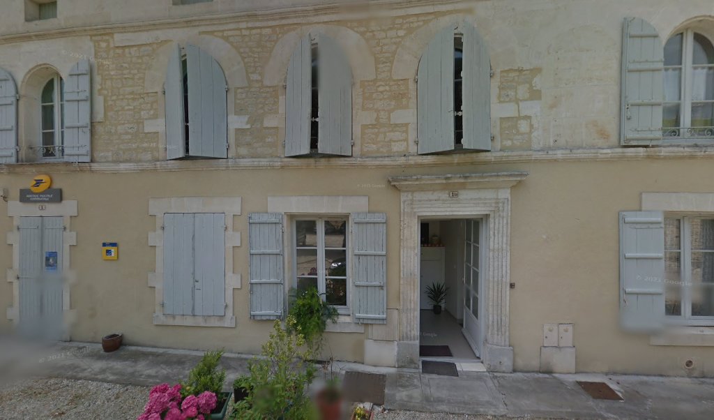 Retrouvez toutes les informations de contacts et horaires d&rsquo;ouverture pour La Poste Agence Communale SIGOGNE Mairie situé à Sigogne dans le département Charente (16). Pour effectuer envoyer vos colis (colissimo, chronopost, suivi colis), une gestion bancaire (banque postal, French Bank), [&hellip;]