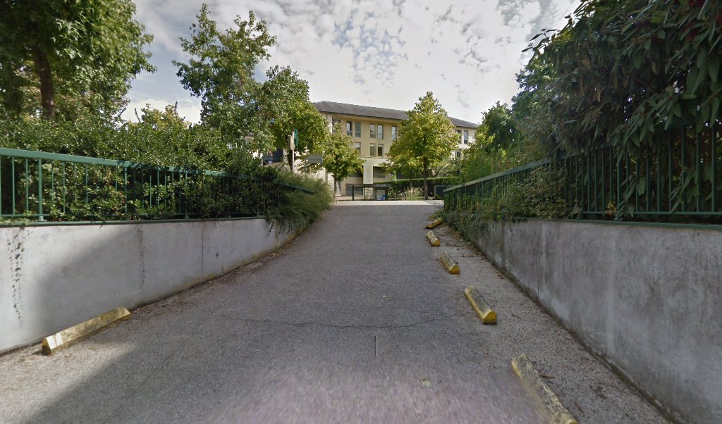 Retrouvez toutes les informations de contacts et horaires d&rsquo;ouverture pour Relais Pickup CARREFOUR situé à Rennes dans le département Ille-et-Vilaine (35). Pour effectuer envoyer vos colis (colissimo, chronopost, suivi colis), une gestion bancaire (banque postal, French Bank), votre courrier (suivi [&hellip;]