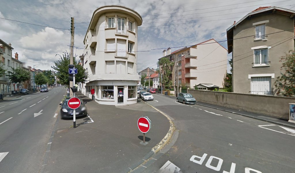 Retrouvez toutes les informations de contacts et horaires d&rsquo;ouverture pour La Poste CLERMONT FERRAND VALLIERES situé à Clermont ferrand dans le département Puy-de-Dôme (63). Pour effectuer envoyer vos colis (colissimo, chronopost, suivi colis), une gestion bancaire (banque postal, French Bank), [&hellip;]