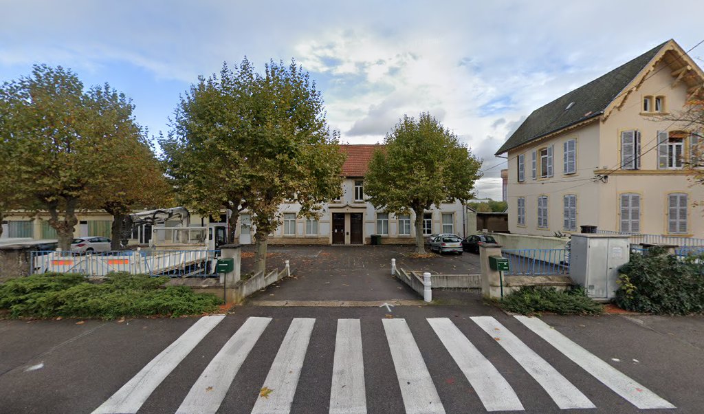 Retrouvez toutes les informations de contacts et horaires d&rsquo;ouverture pour La Poste SEREMANGE ERZANGE situé à Seremange erzange dans le département Moselle (57). Pour effectuer envoyer vos colis (colissimo, chronopost, suivi colis), une gestion bancaire (banque postal, French Bank), votre [&hellip;]