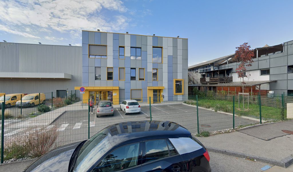 Retrouvez toutes les informations de contacts et horaires d&rsquo;ouverture pour Relais Pickup LA POSTE COURRIER ARGONAY situé à Argonay dans le département Haute-Savoie (74). Pour effectuer envoyer vos colis (colissimo, chronopost, suivi colis), une gestion bancaire (banque postal, French Bank), [&hellip;]