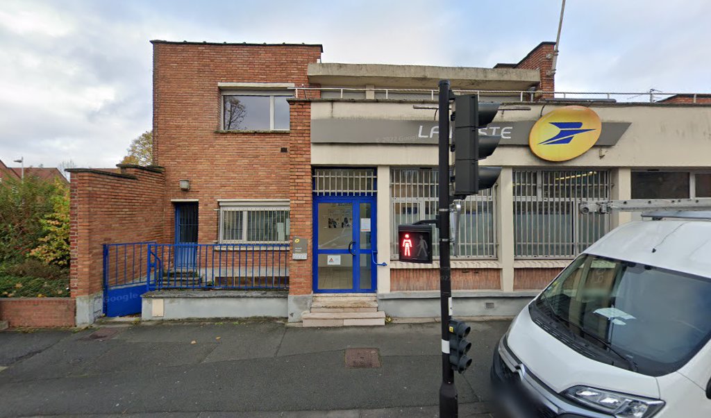 Retrouvez toutes les informations de contacts et horaires d&rsquo;ouverture pour La Poste Espace Clients Pro CROIX PDC1 situé à Croix dans le département Nord (59). Pour effectuer envoyer vos colis (colissimo, chronopost, suivi colis), une gestion bancaire (banque postal, French [&hellip;]