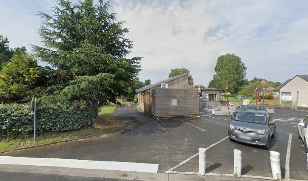 Retrouvez toutes les informations de contacts et horaires d&rsquo;ouverture pour La Poste Agence Communale CAROLLES Mairie situé à Carolles dans le département Manche (50). Pour effectuer envoyer vos colis (colissimo, chronopost, suivi colis), une gestion bancaire (banque postal, French Bank), [&hellip;]