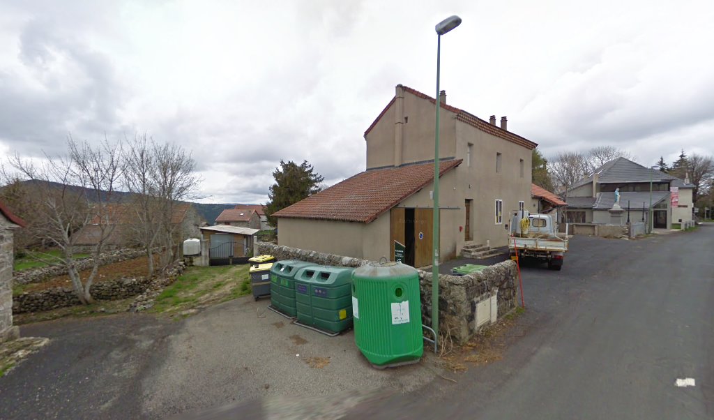 Retrouvez toutes les informations de contacts et horaires d&rsquo;ouverture pour La Poste Agence Communale USCLADES ET RIEUTORD Mairie situé à Usclades et rieutord dans le département Ardèche (07). Pour effectuer envoyer vos colis (colissimo, chronopost, suivi colis), une gestion bancaire [&hellip;]