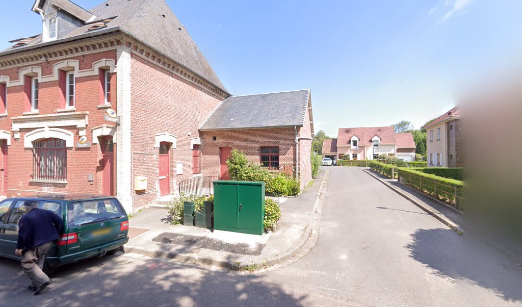 Retrouvez toutes les informations de contacts et horaires d&rsquo;ouverture pour La Poste Agence Communale VARENGEVILLE SUR MER Mairie situé à Varengeville sur mer dans le département Seine-Maritime (76). Pour effectuer envoyer vos colis (colissimo, chronopost, suivi colis), une gestion bancaire [&hellip;]