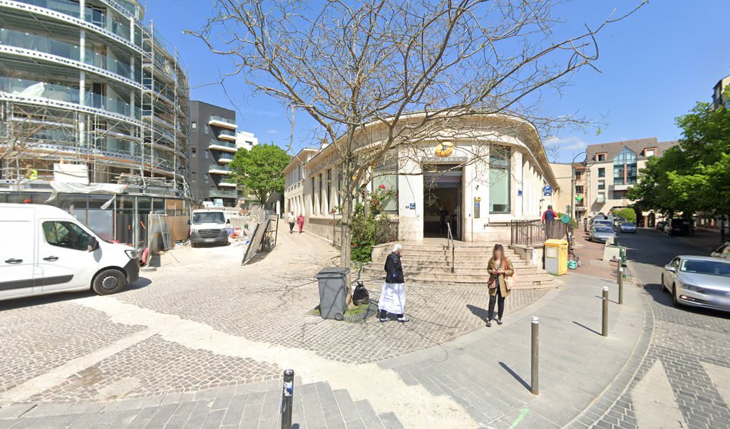 Retrouvez toutes les informations de contacts et horaires d&rsquo;ouverture pour Relais Pickup LA POSTE DE SURESNES HOTEL DE VILLE situé à Suresnes dans le département Hauts-de-Seine (92). Pour effectuer envoyer vos colis (colissimo, chronopost, suivi colis), une gestion bancaire (banque [&hellip;]