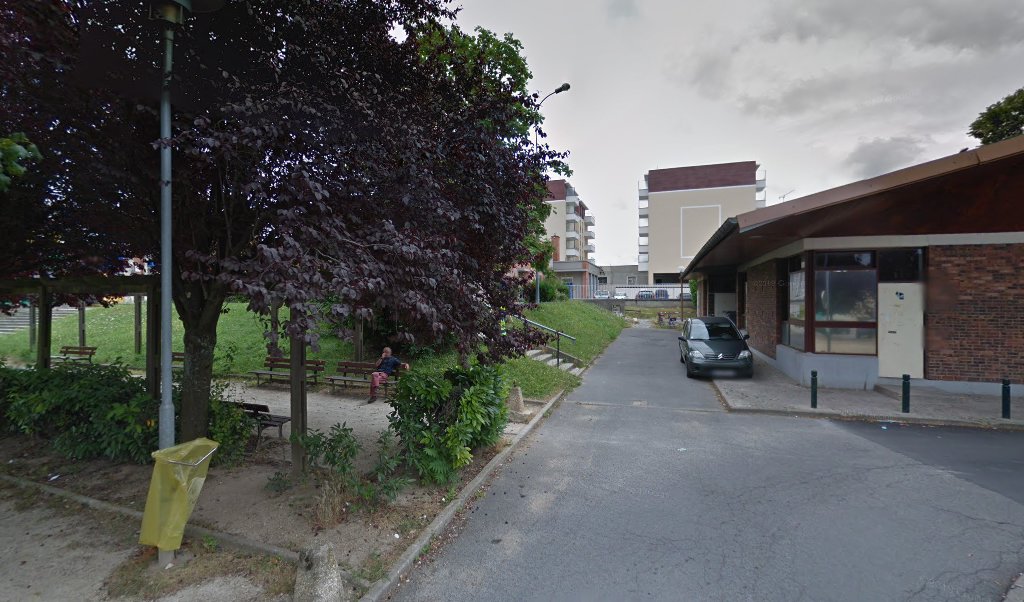 Retrouvez toutes les informations de contacts et horaires d&rsquo;ouverture pour La Poste VIGNEUX SUR SEINE situé à Vigneux sur seine dans le département Essonne (91). Pour effectuer envoyer vos colis (colissimo, chronopost, suivi colis), une gestion bancaire (banque postal, French [&hellip;]