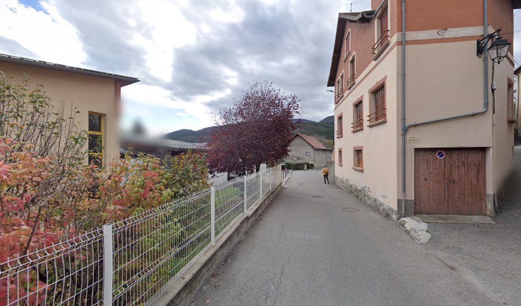 Retrouvez toutes les informations de contacts et horaires d&rsquo;ouverture pour Relais Pickup VIVAL situé à Chorges dans le département Hautes-Alpes (05). Pour effectuer envoyer vos colis (colissimo, chronopost, suivi colis), une gestion bancaire (banque postal, French Bank), votre courrier (suivi [&hellip;]
