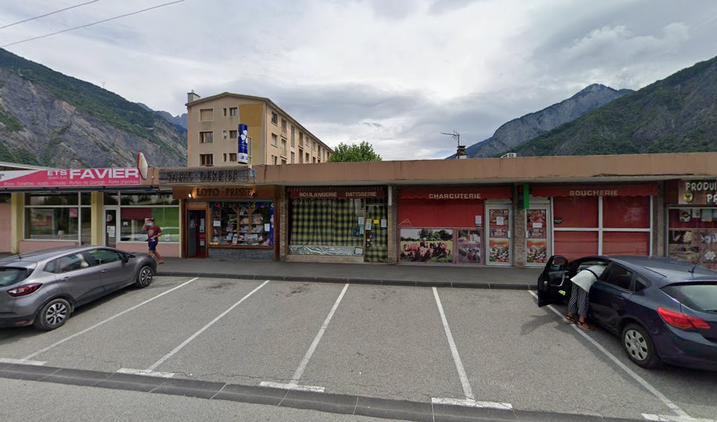 Retrouvez toutes les informations de contacts et horaires d&rsquo;ouverture pour Relais Pickup TABAC DERRIER situé à St jean de maurienne dans le département Savoie (73). Pour effectuer envoyer vos colis (colissimo, chronopost, suivi colis), une gestion bancaire (banque postal, French [&hellip;]