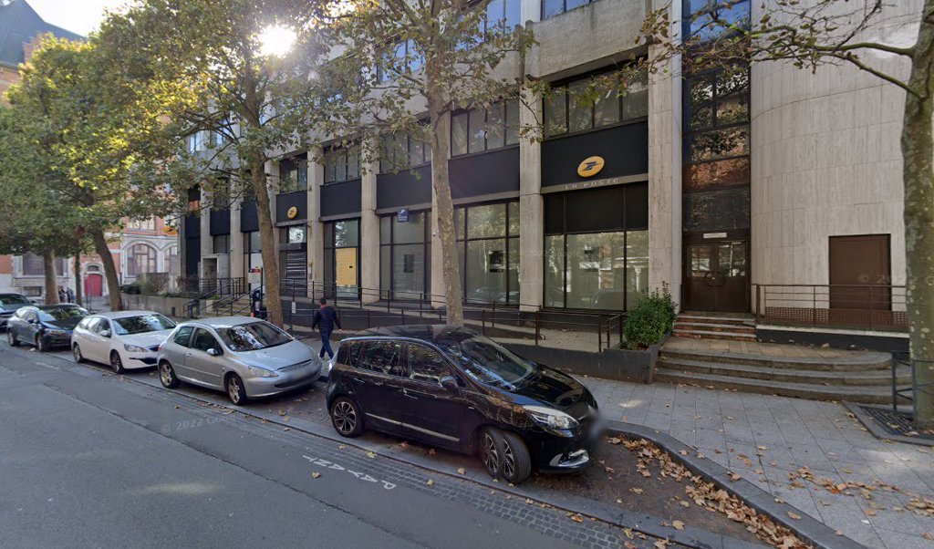 Retrouvez toutes les informations de contacts et horaires d&rsquo;ouverture pour La Poste ROUBAIX GRAND PLACE situé à Roubaix dans le département Nord (59). Pour effectuer envoyer vos colis (colissimo, chronopost, suivi colis), une gestion bancaire (banque postal, French Bank), votre [&hellip;]