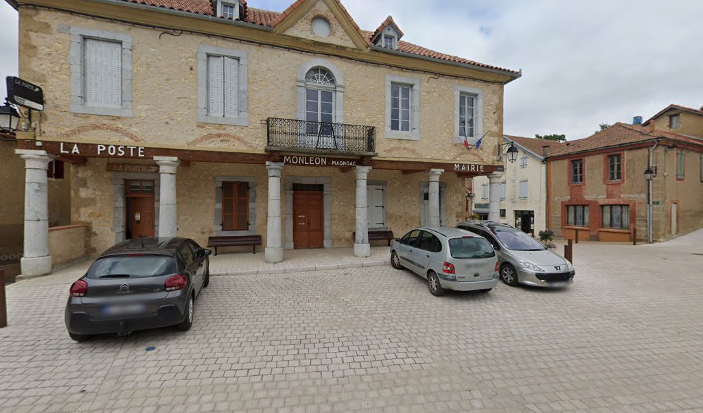 Retrouvez toutes les informations de contacts et horaires d&rsquo;ouverture pour La Poste MONLEON MAGNOAC situé à Monleon magnoac dans le département Hautes-Pyrénées (65). Pour effectuer envoyer vos colis (colissimo, chronopost, suivi colis), une gestion bancaire (banque postal, French Bank), votre [&hellip;]