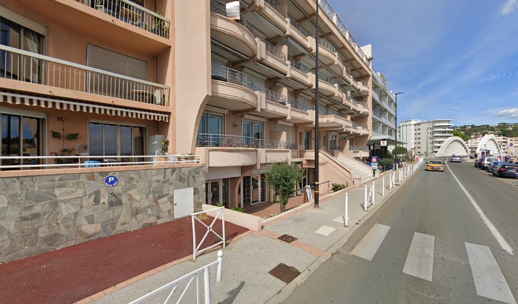 Retrouvez toutes les informations de contacts et horaires d&rsquo;ouverture pour Relais Pickup CBD EVASION SAINTE MAXIME situé à Sainte maxime dans le département Var (83). Pour effectuer envoyer vos colis (colissimo, chronopost, suivi colis), une gestion bancaire (banque postal, French [&hellip;]