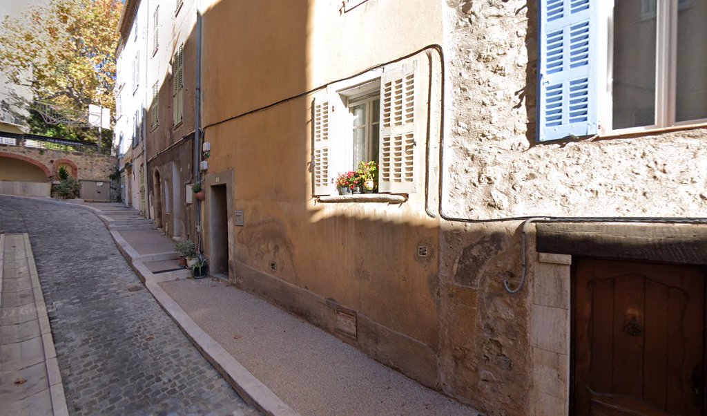 Retrouvez toutes les informations de contacts et horaires d&rsquo;ouverture pour Relais Pickup LA CASCADE DE CALIDUS situé à Callian dans le département Var (83). Pour effectuer envoyer vos colis (colissimo, chronopost, suivi colis), une gestion bancaire (banque postal, French Bank), [&hellip;]