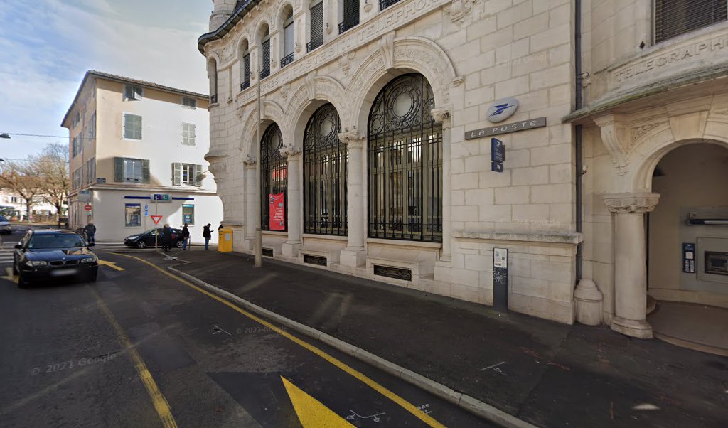 Retrouvez toutes les informations de contacts et horaires d&rsquo;ouverture pour La Poste MACON VICTOR HUGO situé à Macon dans le département Saône-et-Loire (71). Pour effectuer envoyer vos colis (colissimo, chronopost, suivi colis), une gestion bancaire (banque postal, French Bank), votre [&hellip;]