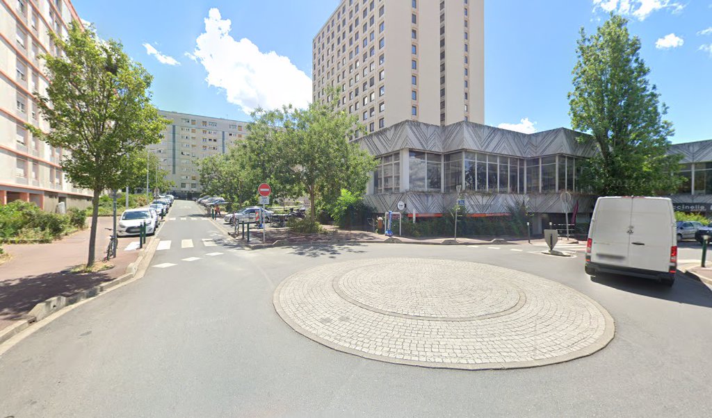 Retrouvez toutes les informations de contacts et horaires d&rsquo;ouverture pour Relais Pickup COCCINELLE EXPRESS situé à Nanterre dans le département Hauts-de-Seine (92). Pour effectuer envoyer vos colis (colissimo, chronopost, suivi colis), une gestion bancaire (banque postal, French Bank), votre courrier [&hellip;]