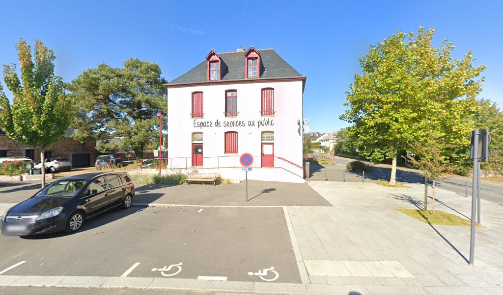 Retrouvez toutes les informations de contacts et horaires d&rsquo;ouverture pour La Poste Agence Communale IFFENDIC Mairie situé à Iffendic dans le département Ille-et-Vilaine (35). Pour effectuer envoyer vos colis (colissimo, chronopost, suivi colis), une gestion bancaire (banque postal, French Bank), [&hellip;]